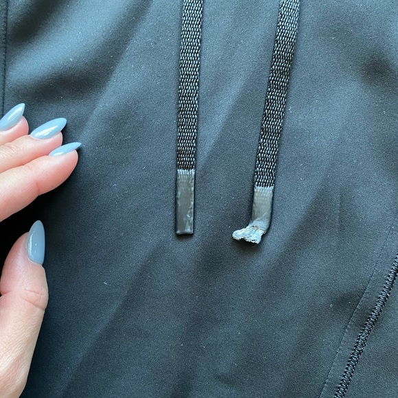Lululemon Cropped Hoodie - Picture 3 of 5